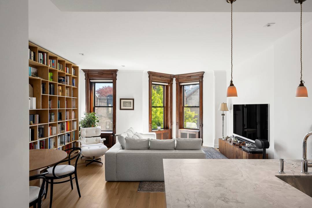 STUNNING FULLY RENOVATED DUPLEX WITH PRIVATE ROOF DECK IN PARK SLOPE