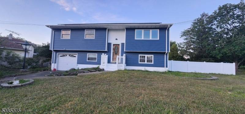 Welcome to 39 Old Terrace, Howell, New Jersey !