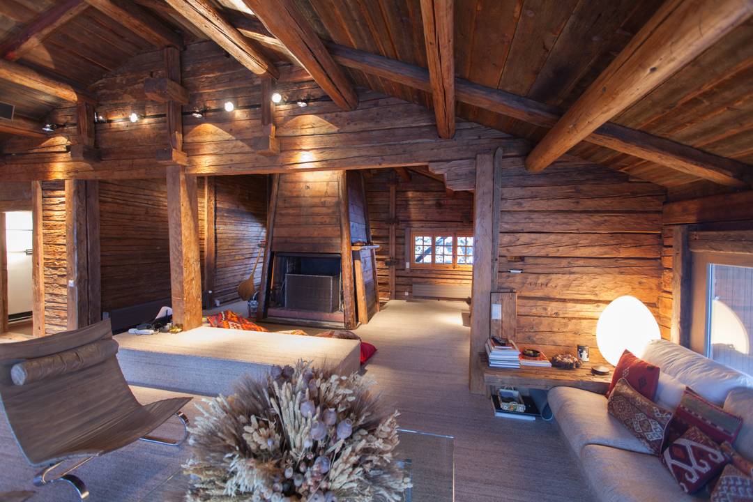 Chalet La Datcha – Rustic Elegance in the French Alps