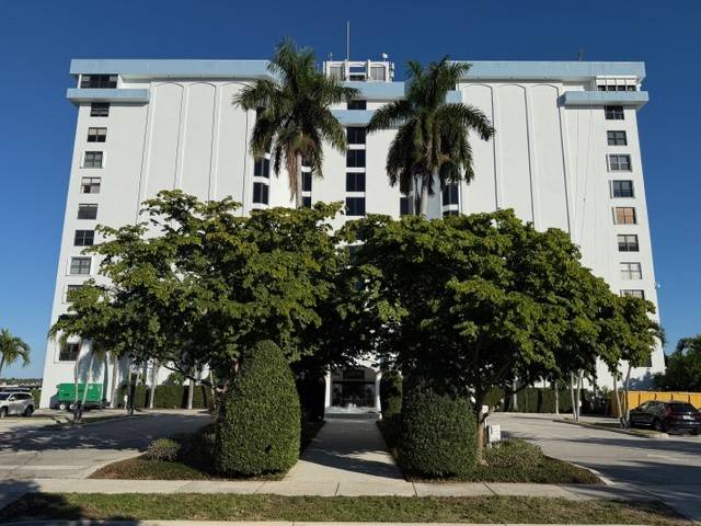 3800 Washingto Road, Unit 806, West Palm Beach, Fl 33405