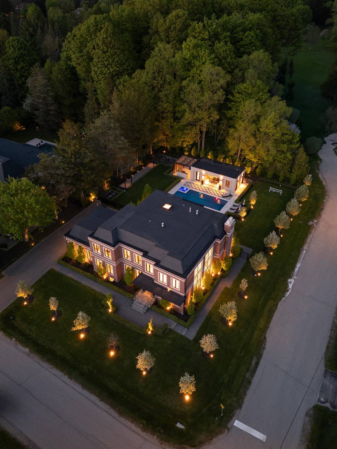 Half Acre Lot Nestled on a Private & Prestigious Crescent in Nobleton