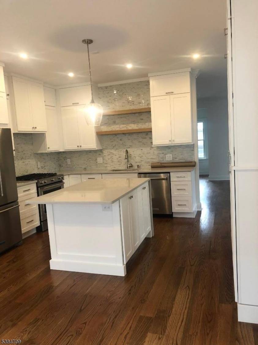 Beautifully designed townhouses in the heart of town, within walking distance to all Summit has to offer.