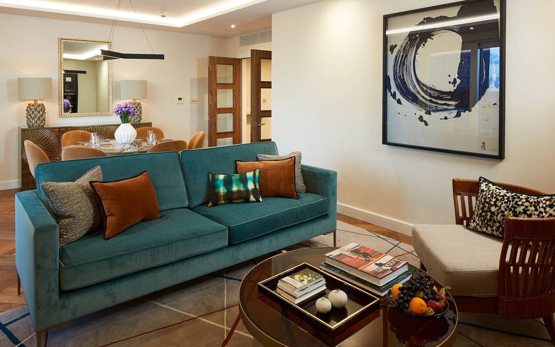 Spacious and elegant Three-Bedroom Superior Apartment in Kensington