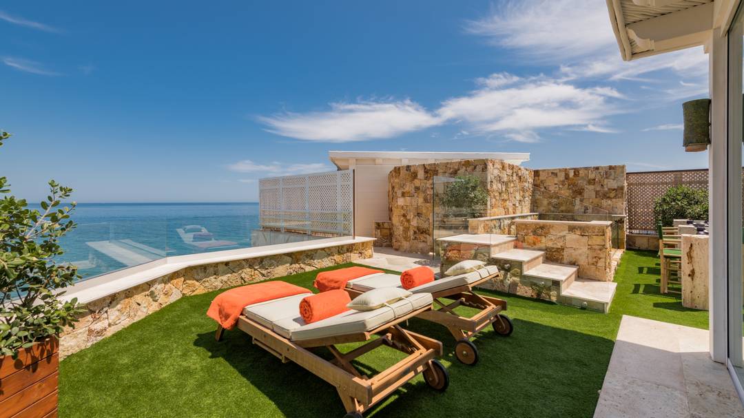 A unique beachfront Duplex Penthouse |  on Marbella’s Golden Mile