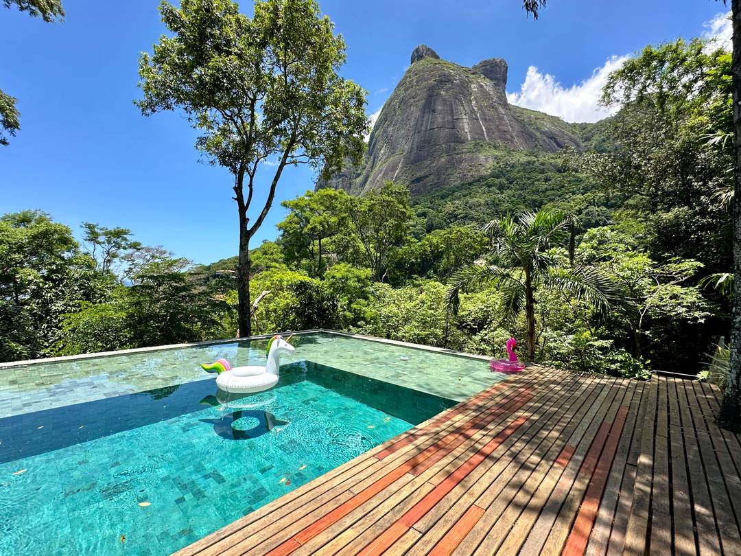 Luxury 5 bedroom villa in São Conrado with a tennis court