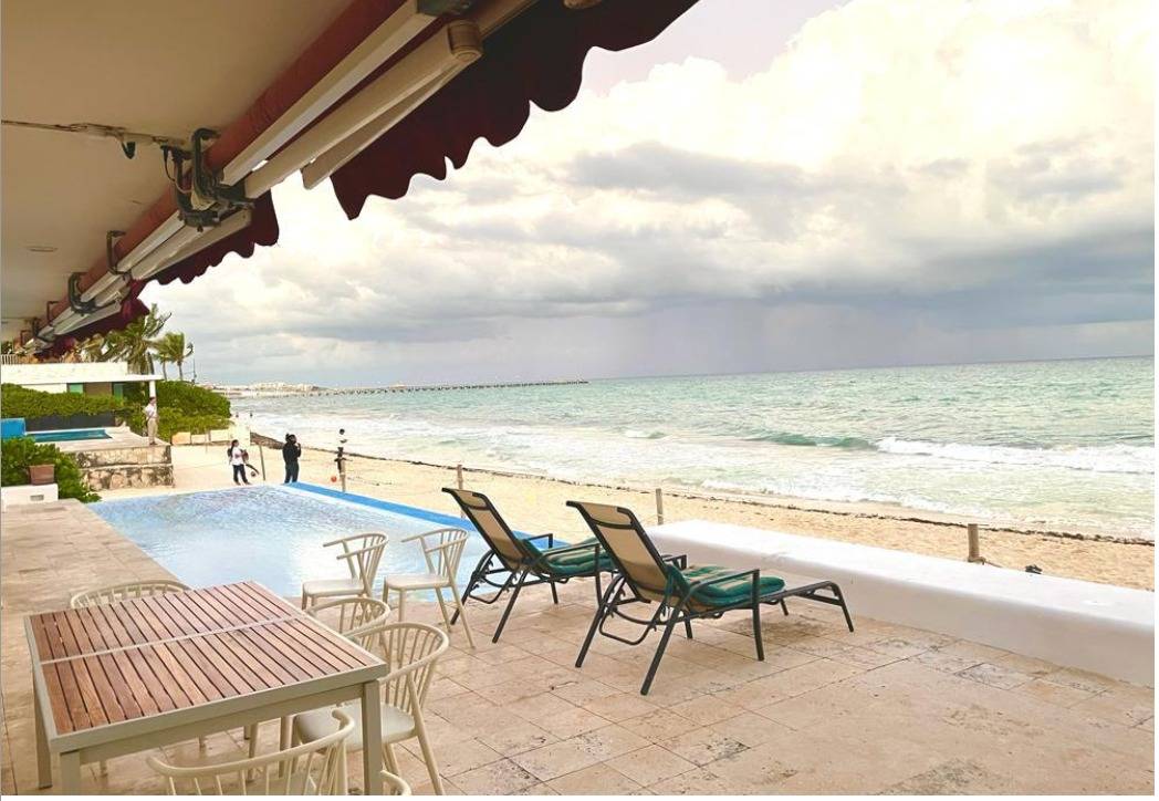 BEACH FRONT VILLA PLAYA DEL CARMEN