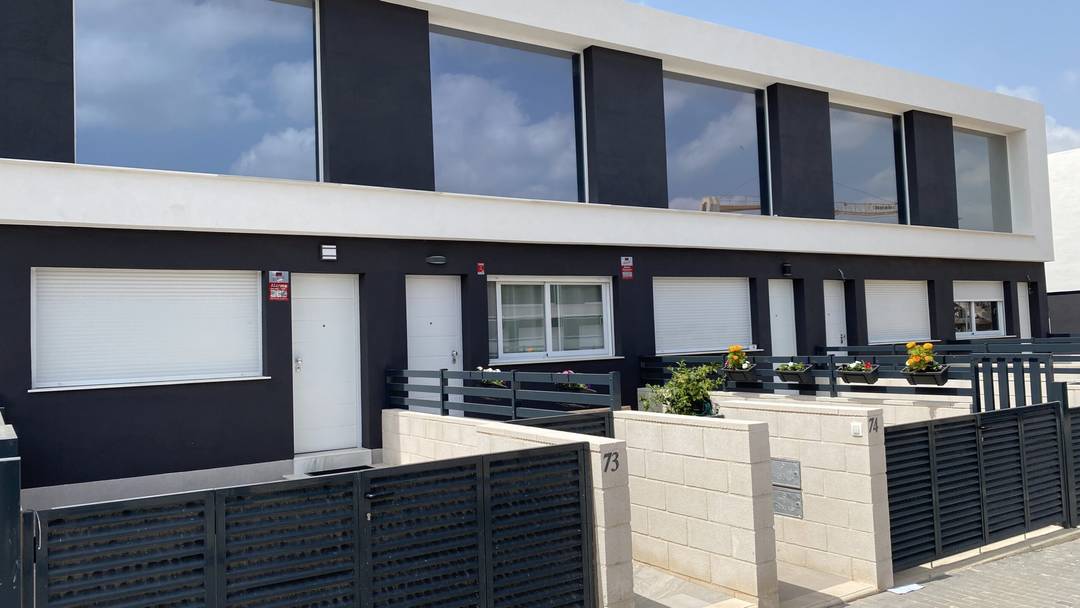 NEW CONSTRUCTION TOWNHOUSES IN GRAN ALACANT.
