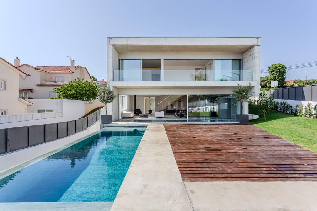 Modern Villa | 4-Ensuites | Private Pool | Close to International Schools | 5 min To The Beach