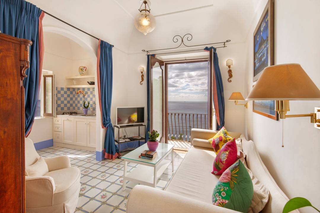 An Intimate Terrace Studio with Open Views over Positano and the Sea