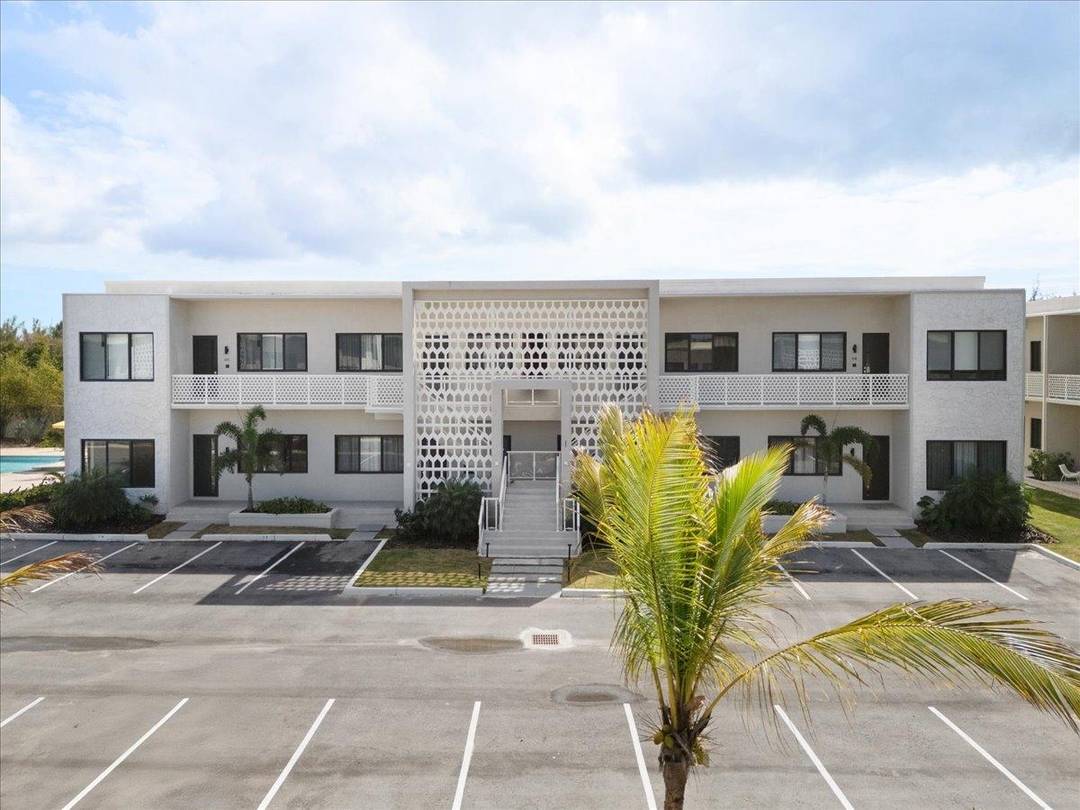 I-1 WESTEND LOVE BEACH Condo New-Providence