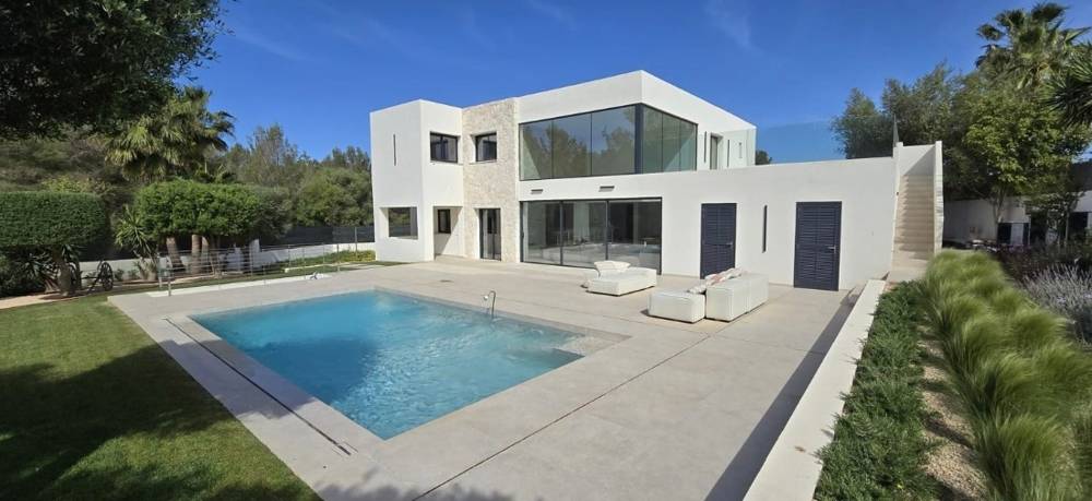 EXCEPTIONAL NEW-BUILD LUXURY VILLA IN PRIME LOCATION IN SANTA PONSA