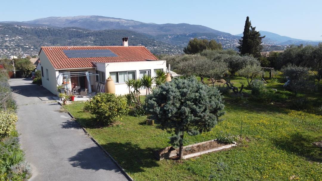 Villa with Panoramic Views & Pool in Peymeinade – Between Sea and Countryside