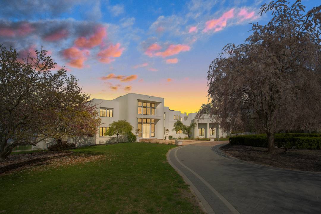 Extraordinary Waterfront Mansion