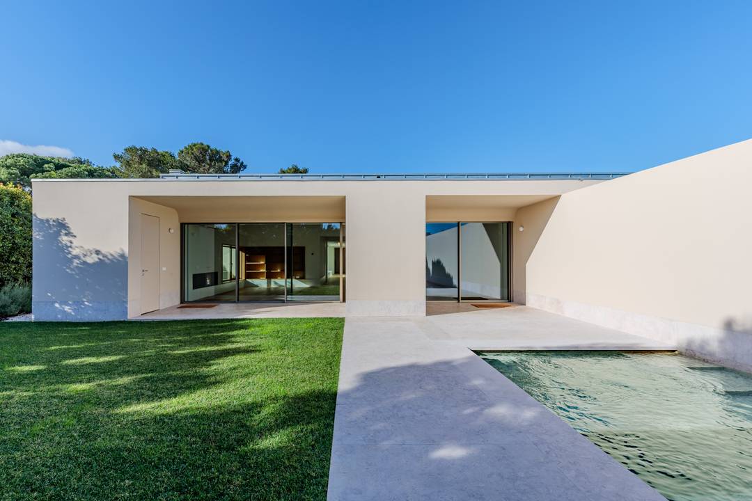 Family Villa | 4 +1 bedrooms | Heated Pool | Private Garden | Gym & Garage | Close To International Schools