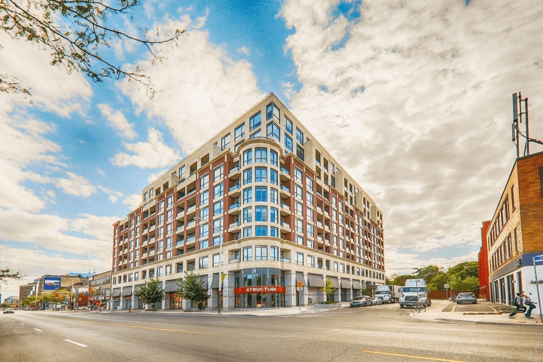 1+1 Condo In Toronto's Most Sought After Neighbourhood's