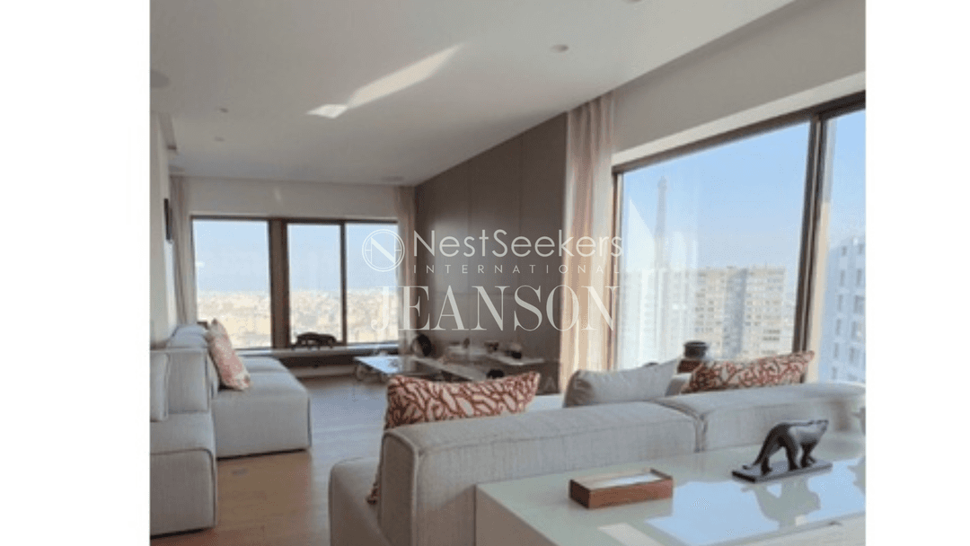 Prestigious Apartment with Panoramic Eiffel Tower Views – Quai de Grenelle, Paris 15